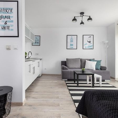 Apartament Black & White Lägenhet Świnoujście Exteriör bild